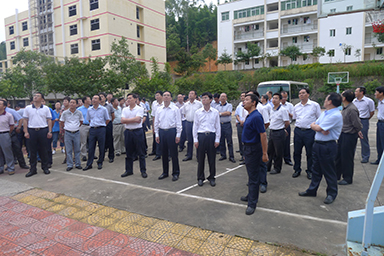 南平市市委書記裴金佳、市長林寶金率市委市政府全部領(lǐng)導(dǎo)及各市縣主要領(lǐng)導(dǎo)一行蒞臨我公司視察指導(dǎo)